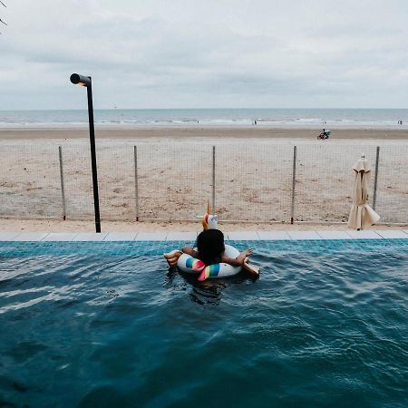 Timur Bay Groundfloor Pool & Seaview Kuantan Ngoại thất bức ảnh