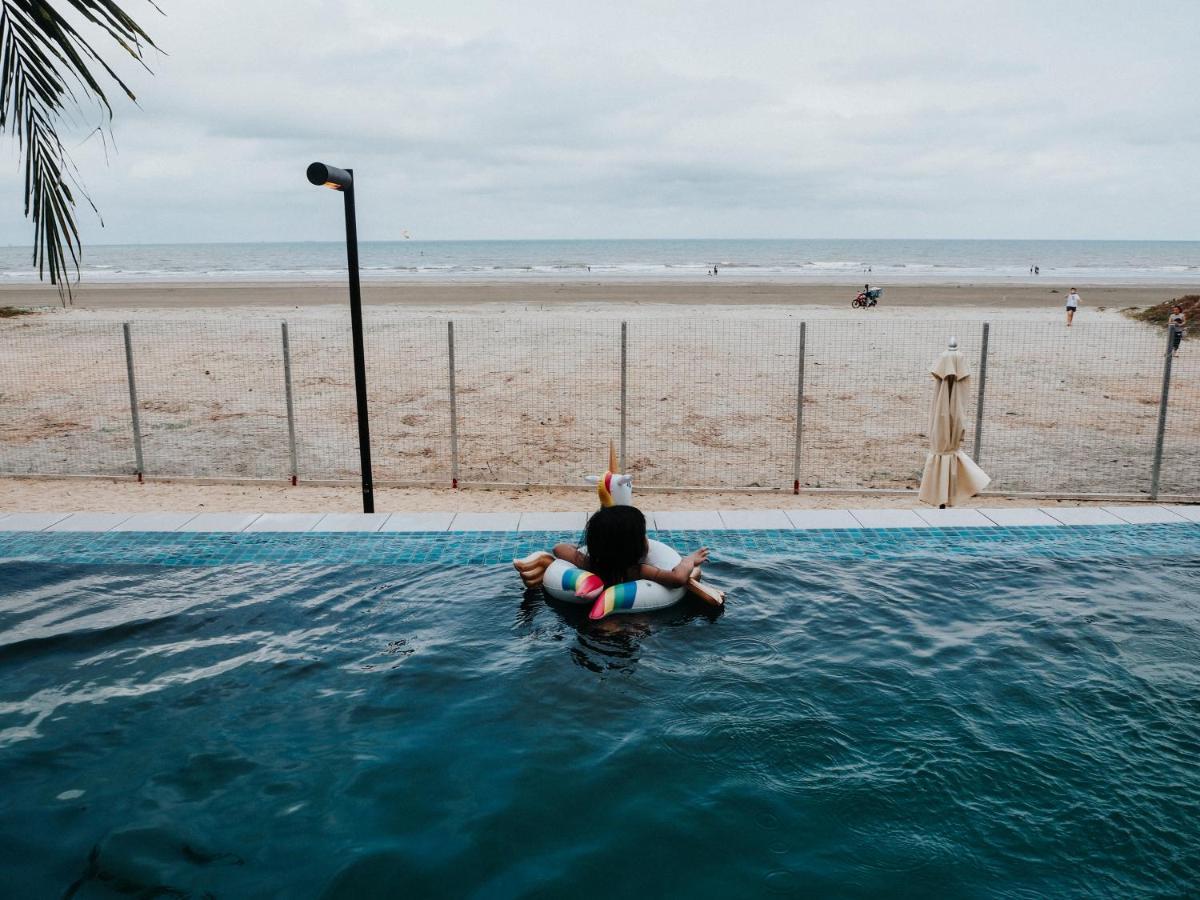 Timur Bay Groundfloor Pool & Seaview Kuantan Ngoại thất bức ảnh